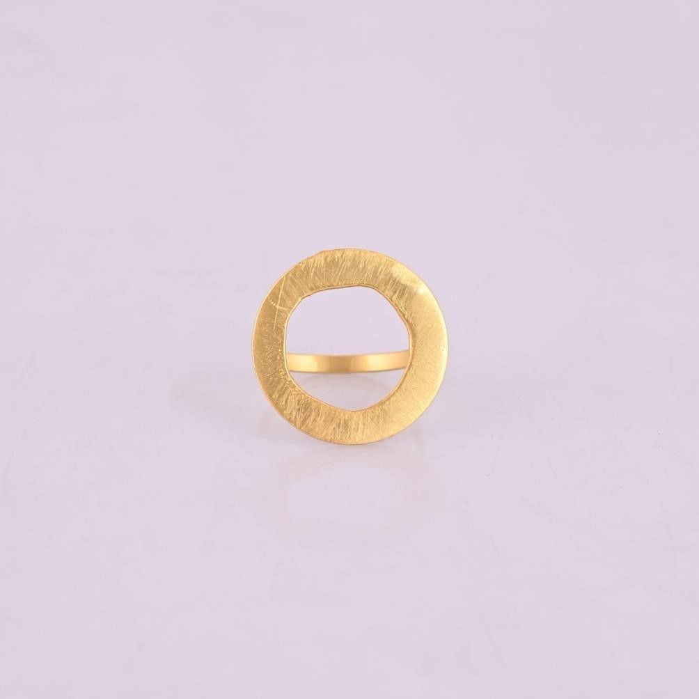 A019 – Anillo Circular Minimalista
