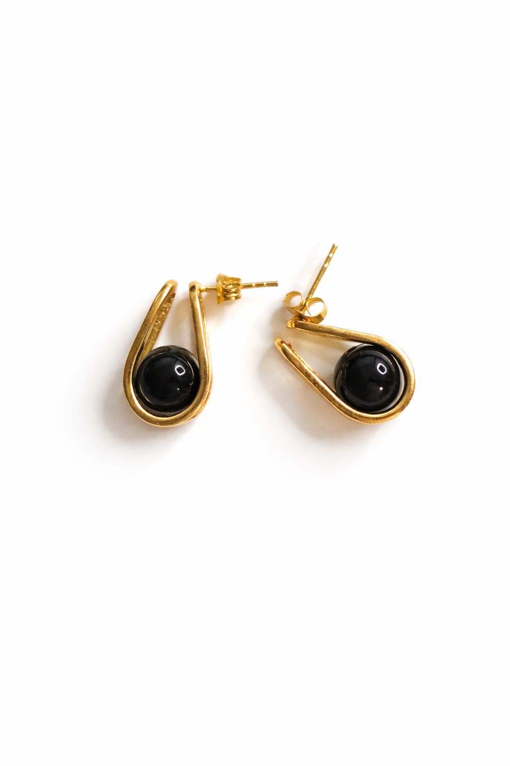 Onyx Drop Aretes